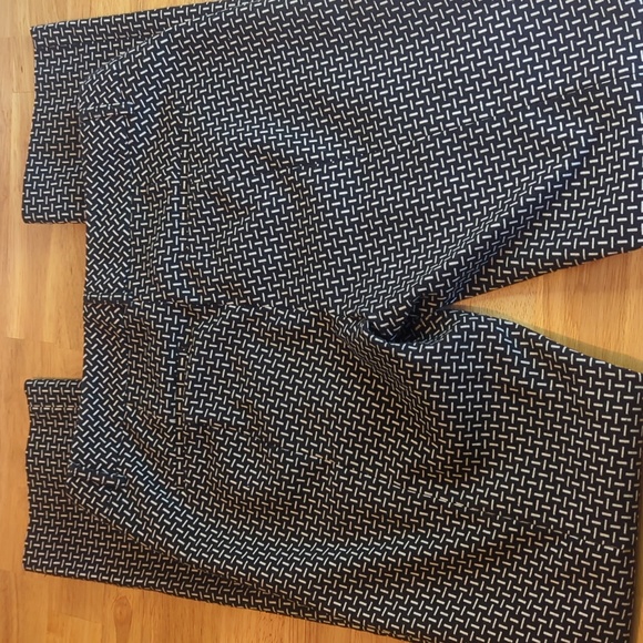 Express Columnist Pants Black/White Patterned 4R - Picture 5 of 9